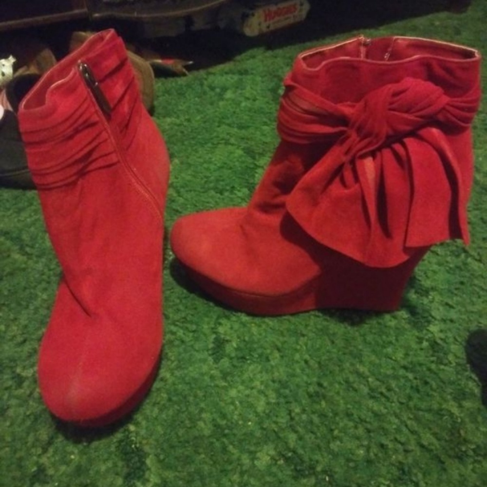 Womens wedges size 8.5